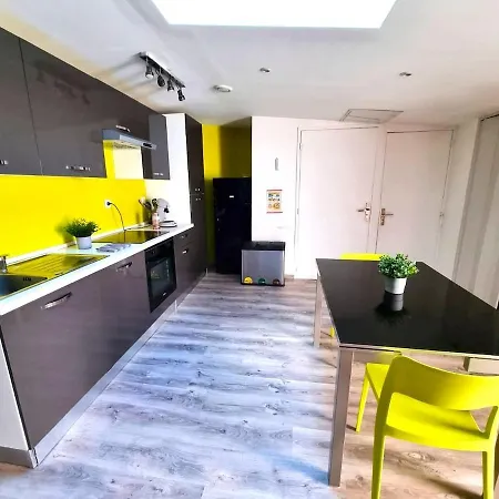 Spacieux De 150 M Ideal Familles Et Groupes *