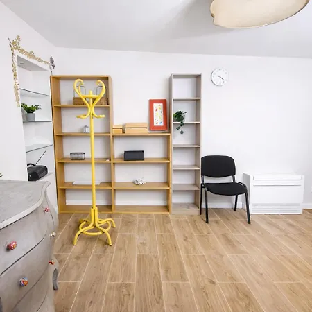 Spacieux De 150 M Ideal Familles Et Groupes * 엘뵈프