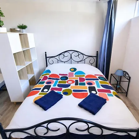 Spacieux De 150 M Ideal Familles Et Groupes * 엘뵈프