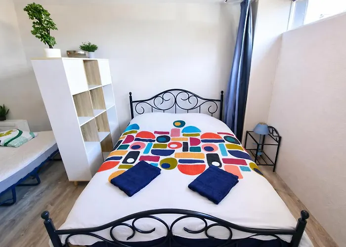 Spacieux De 150 M Idéal Familles Et Groupes * Elbeuf